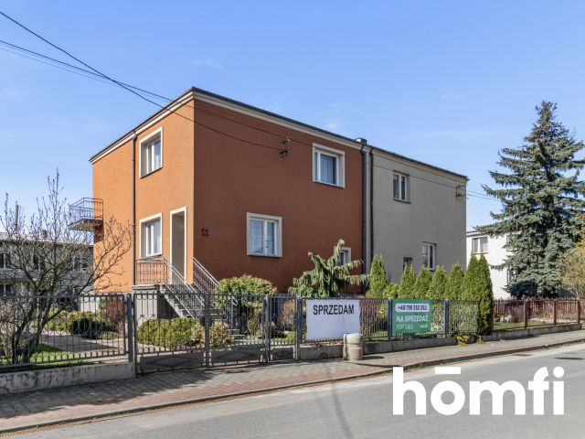 Dom w spokojnej dzielnicy Staszowa! - Dom - Sprzedaż - Staszowski, Staszów