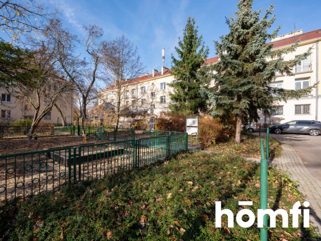 4-room with separate kitchen, loggia and basement - Квартира - Продаж - Kraków, Nowa Huta
