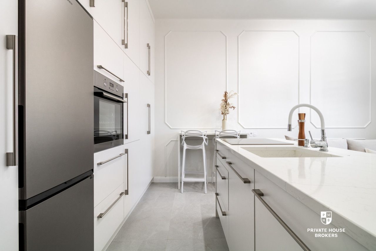 High ceilings | Move-in or rent-ready | Os. Teatralne, 2 balconies - Квартира - Продаж - Kraków, Nowa Huta