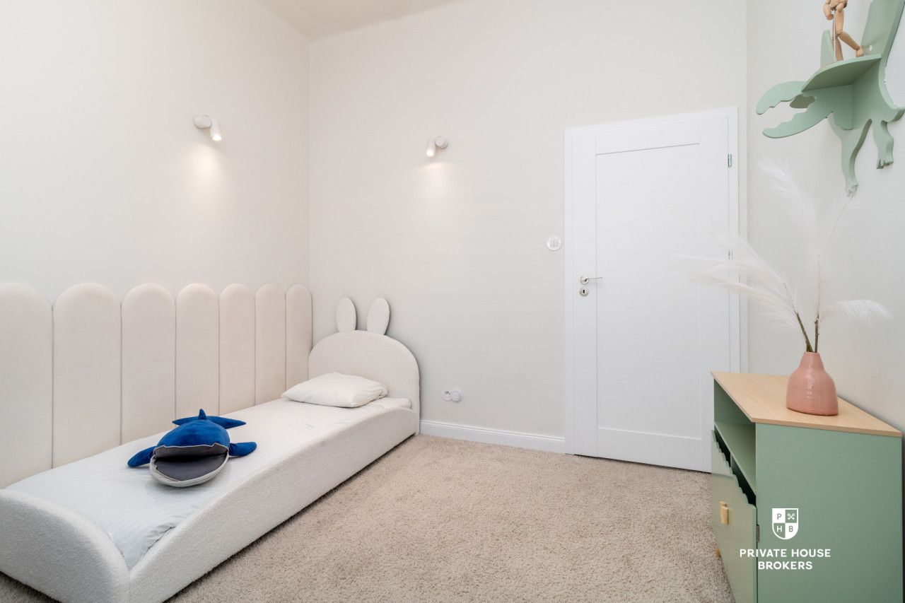 High ceilings | Move-in or rent-ready | Os. Teatralne, 2 balconies - Квартира - Продаж - Kraków, Nowa Huta