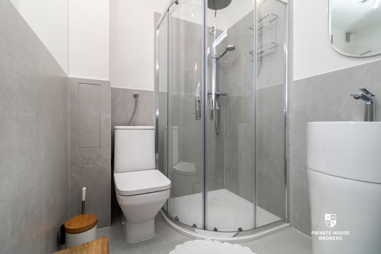 High ceilings | Move-in or rent-ready | Os. Teatralne, 2 balconies - Квартира - Продаж - Kraków, Nowa Huta