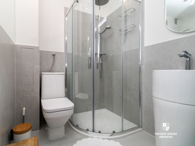 High ceilings | Move-in or rent-ready | Os. Teatralne, 2 balconies - Квартира - Продаж - Kraków, Nowa Huta