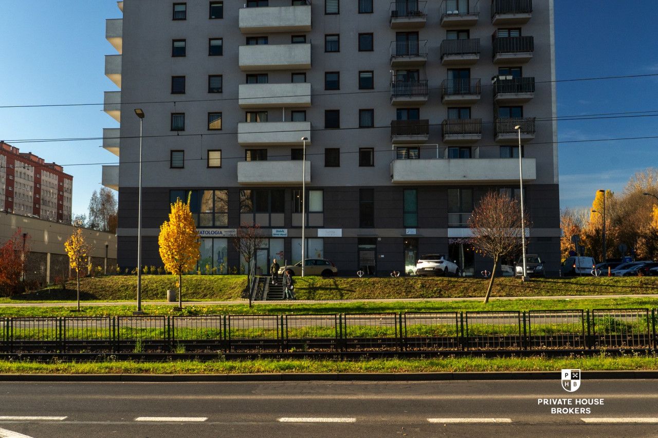 Lokal na sprzedaż z najemcą 223 mkw - Lokal użytkowy - Sprzedaż - Kraków, Nowa Huta