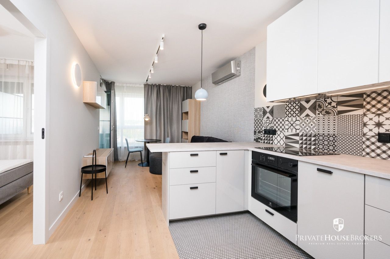 Wykończone w wysokim standardzie 2 pok. z widokiem na Wisłę i Hotel Forum| ul.Barska - Mieszkanie - Wynajem - Kraków, Podgórze / Dębniki