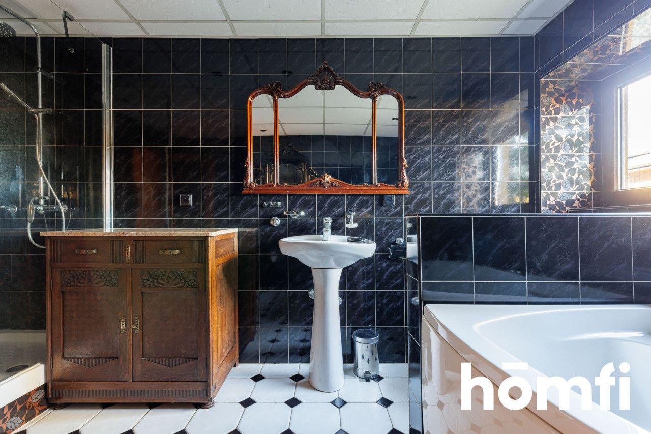 Dom z ogrodem, basenem i kominkiem w Wawrze - Dom - Sprzedaż - Warszawa, Wawer