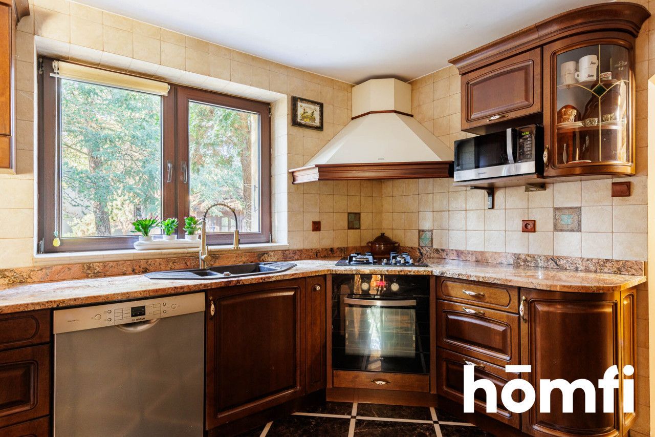 Dom z ogrodem, basenem i kominkiem w Wawrze - Dom - Sprzedaż - Warszawa, Wawer