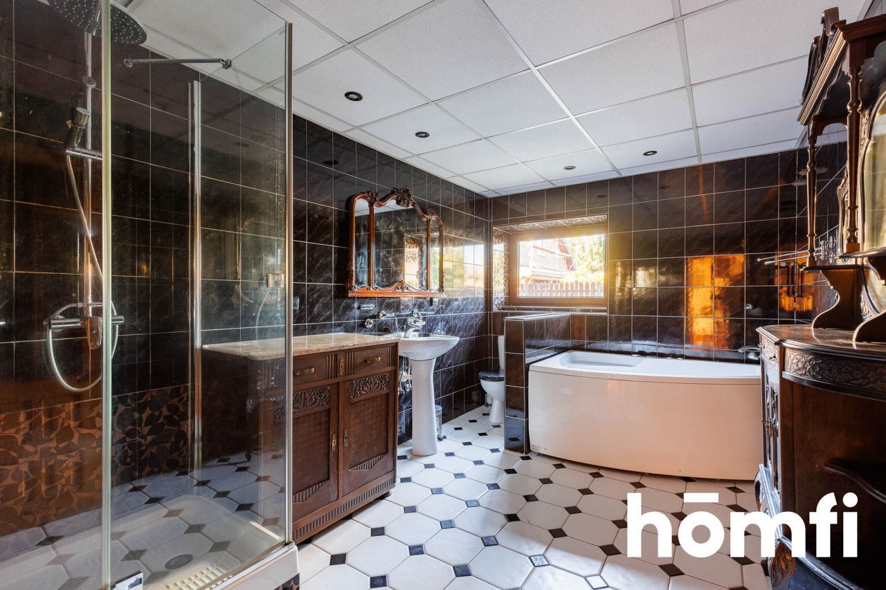 Dom z ogrodem, basenem i kominkiem w Wawrze - Dom - Sprzedaż - Warszawa, Wawer