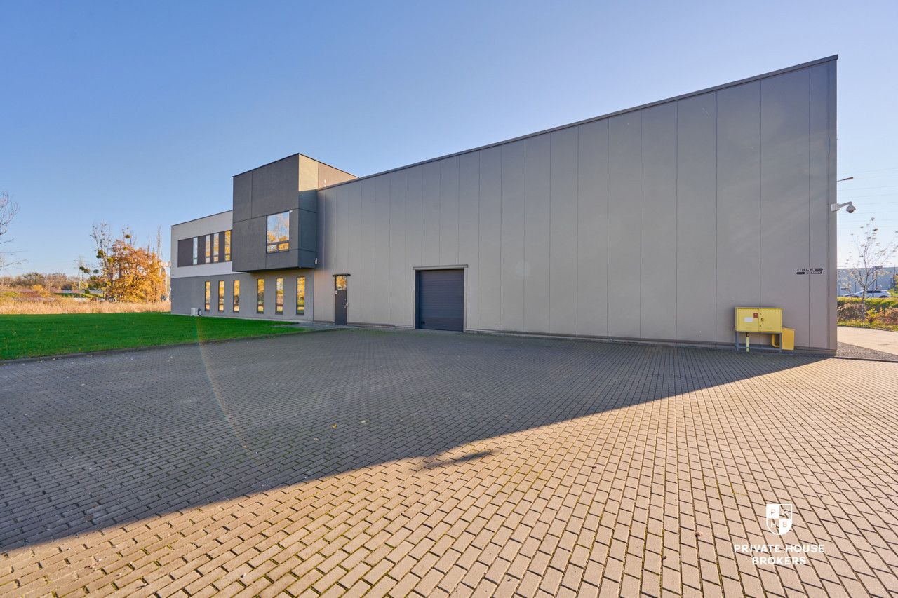 Nowoczesny budynek biurowy z magazynem w Siechnicach przy Obwodnicy Wschodniej - Commercial premises - Sale - Wrocławski, Siechnice