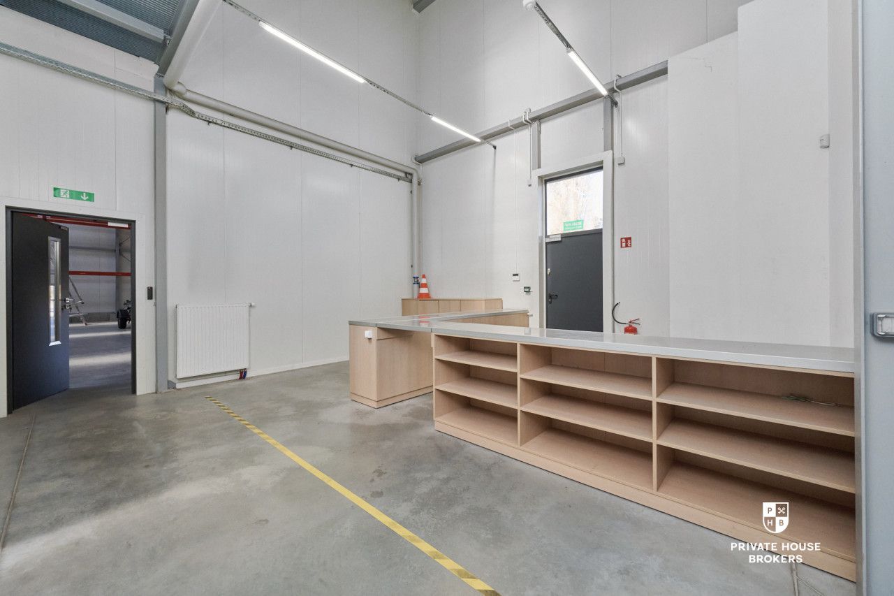 Nowoczesny budynek biurowy z magazynem w Siechnicach przy Obwodnicy Wschodniej - Commercial premises - Sale - Wrocławski, Siechnice