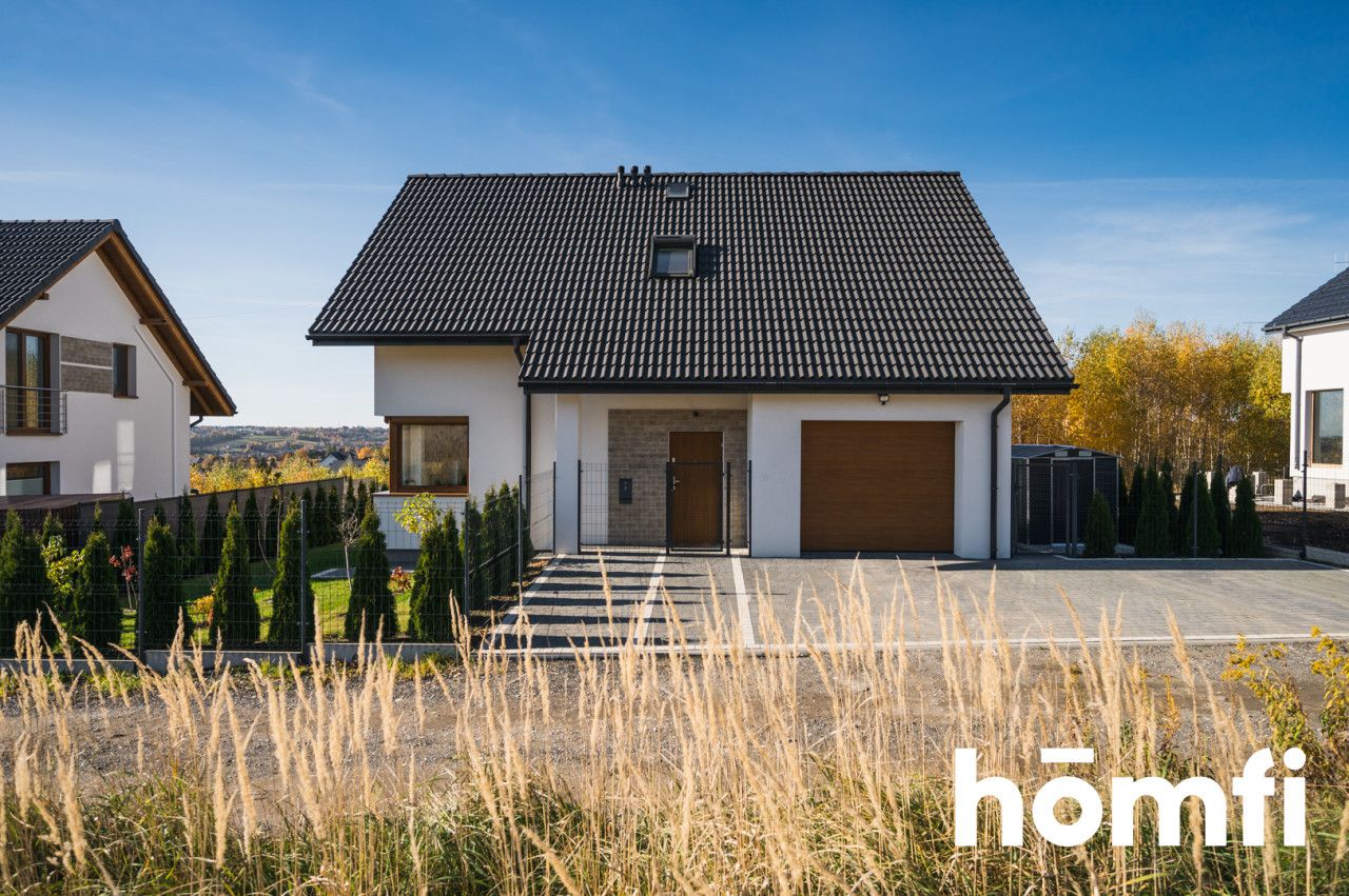 Spacious Home in a Peaceful Area, Move-In Ready - Дім - Продаж - Krakowski, Michałowice / Masłomiąca