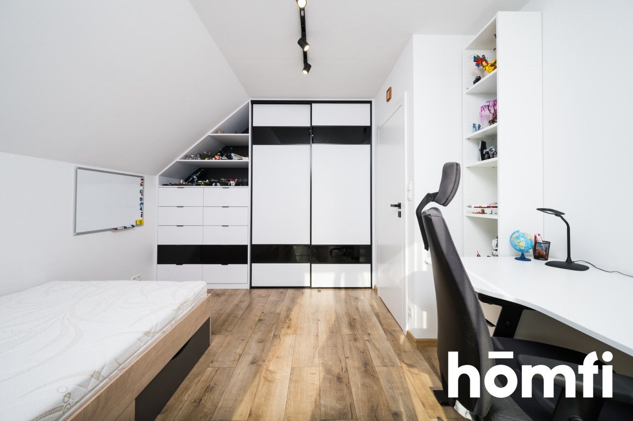 Spacious Home in a Peaceful Area, Move-In Ready - Дім - Продаж - Krakowski, Michałowice / Masłomiąca