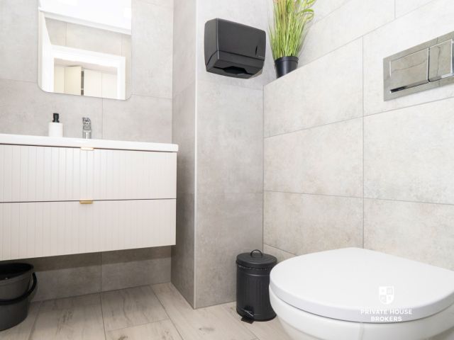 Commercial space for rent Nowohucka street 40 sqm - Commercial premises - Rent - Kraków, Nowa Huta