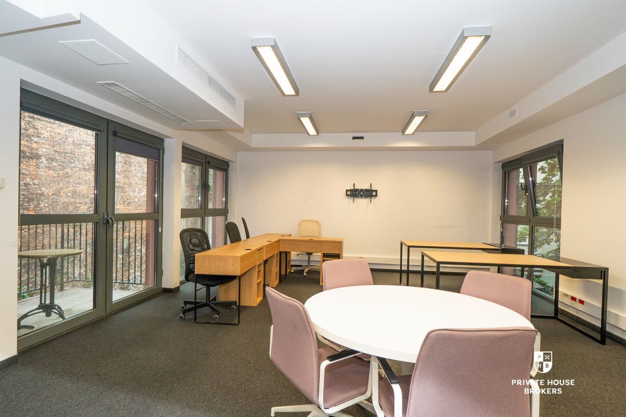 Office space for rent Plac na Grobach 58 sqm - Комерційне приміщення - Оренда - Kraków, Śródmieście / Stare Miasto