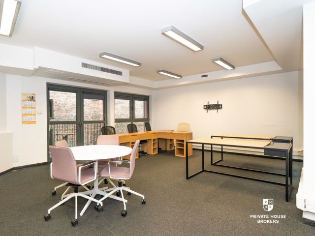 Office space for rent Plac na Grobach 58 sqm - Комерційне приміщення - Оренда - Kraków, Śródmieście / Stare Miasto