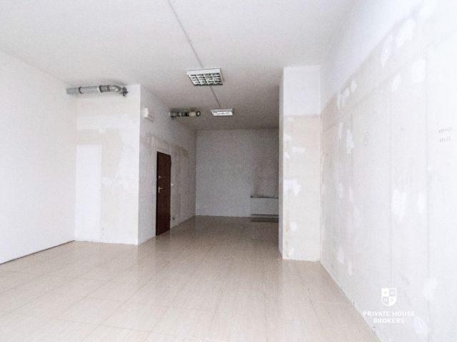 Lokal handlowo- usługowy do wynajęcia Walerego Sławka 45 mkw - Lokal użytkowy - Wynajem - Kraków, Podgórze / Bonarka