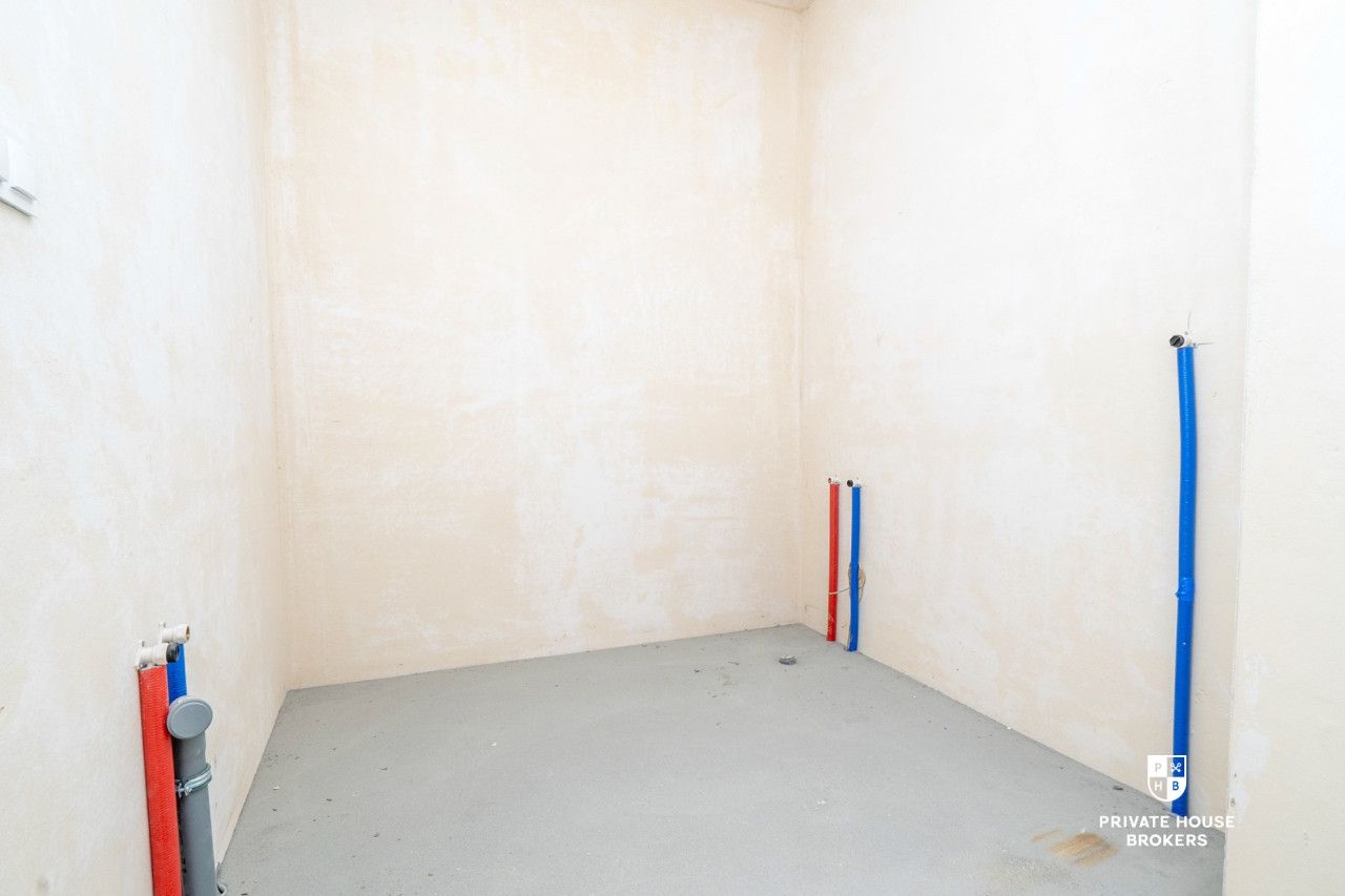 Commercial space for rent Wybickiego street 139 sqm - Commercial premises - Rent - Kraków, Krowodrza