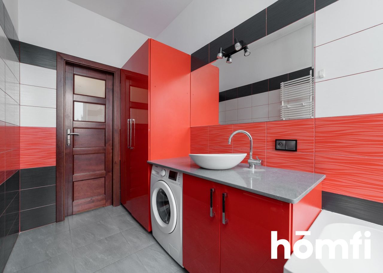 Pełen światła apartament w odrestaurowanej kamienicy - dwa balkony, piwnice, parking - Mieszkanie - Sprzedaż - Łódź, Polesie