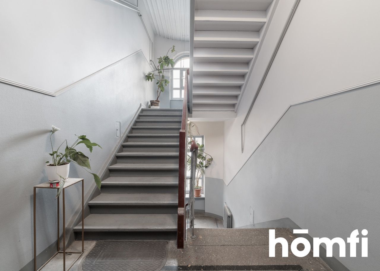 Pełen światła apartament w odrestaurowanej kamienicy - dwa balkony, piwnice, parking - Mieszkanie - Sprzedaż - Łódź, Polesie