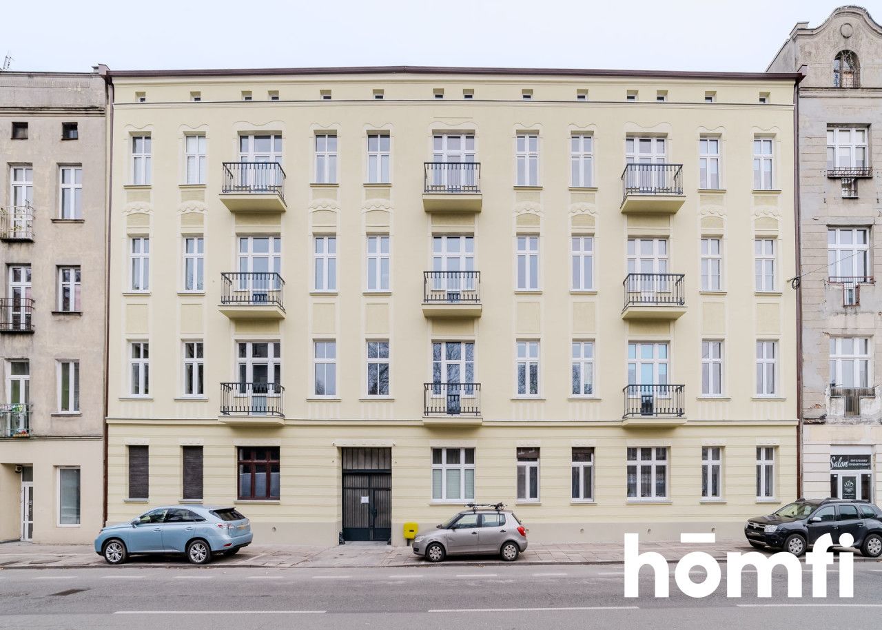 Pełen światła apartament w odrestaurowanej kamienicy - dwa balkony, piwnice, parking - Mieszkanie - Sprzedaż - Łódź, Polesie