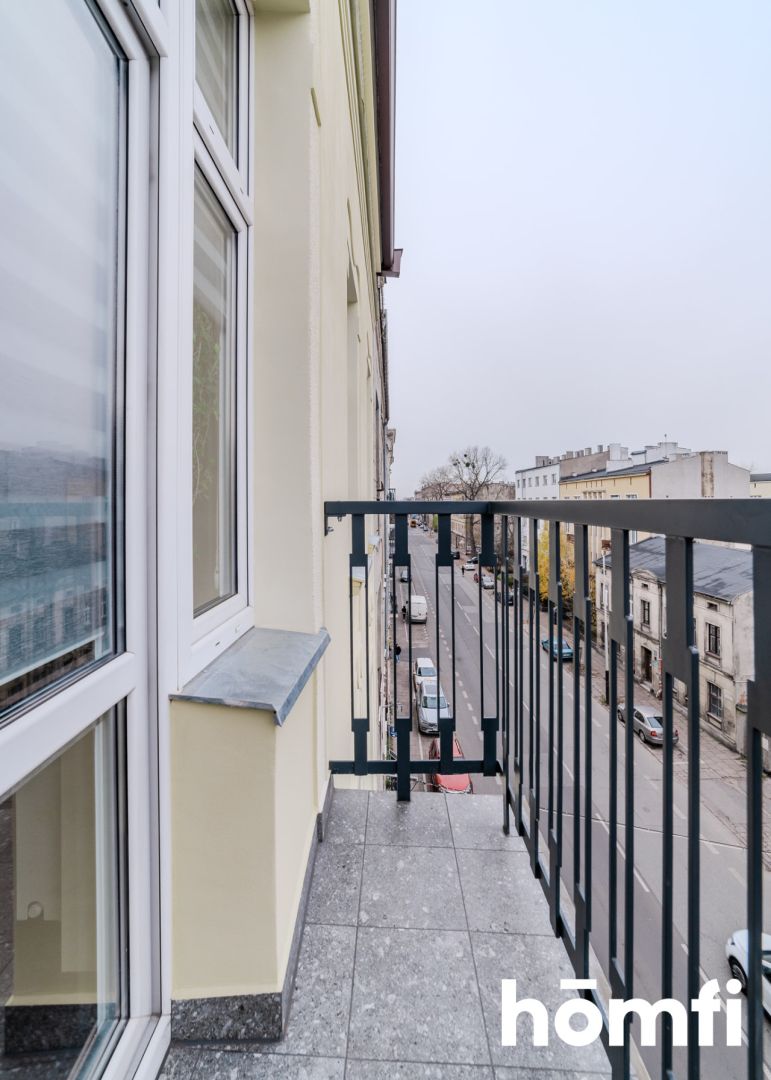 Pełen światła apartament w odrestaurowanej kamienicy - dwa balkony, piwnice, parking - Mieszkanie - Sprzedaż - Łódź, Polesie