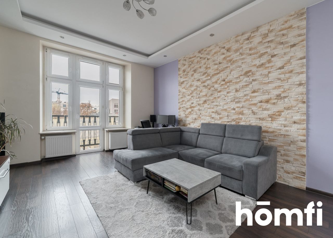 Pełen światła apartament w odrestaurowanej kamienicy - dwa balkony, piwnice, parking - Mieszkanie - Sprzedaż - Łódź, Polesie