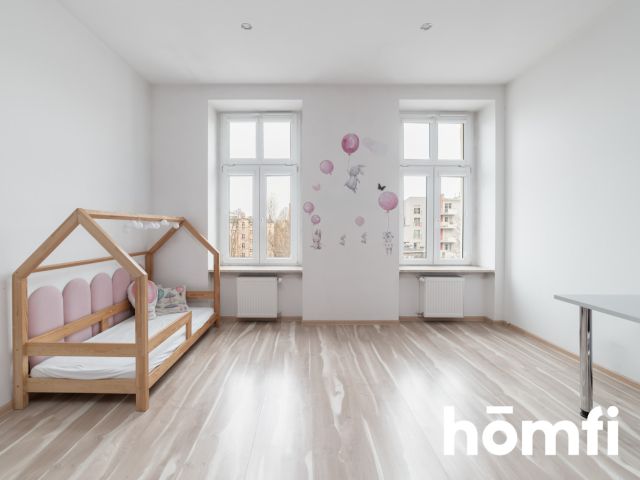 Pełen światła apartament w odrestaurowanej kamienicy - dwa balkony, piwnice, parking - Mieszkanie - Sprzedaż - Łódź, Polesie