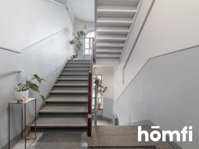 Pełen światła apartament w odrestaurowanej kamienicy - dwa balkony, piwnice, parking - Mieszkanie - Sprzedaż - Łódź, Polesie