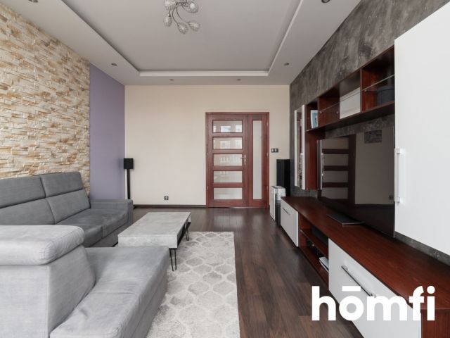 Pełen światła apartament w odrestaurowanej kamienicy - dwa balkony, piwnice, parking - Mieszkanie - Sprzedaż - Łódź, Polesie