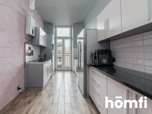 Unique apartment with city view in a fully renovated building – city center - Apartment - Sale - Łódź, Polesie