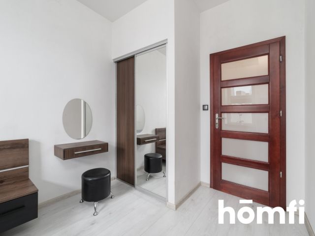 Pełen światła apartament w odrestaurowanej kamienicy - dwa balkony, piwnice, parking - Mieszkanie - Sprzedaż - Łódź, Polesie