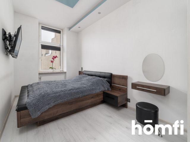 Unique apartment with city view in a fully renovated building – city center - Apartment - Sale - Łódź, Polesie