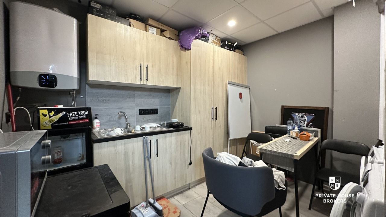 Lokal z witryną o powierzchni 97.4 m2, ul. Daszyńskiego/ Grzegórzecka - Lokal użytkowy - Wynajem - Kraków, Śródmieście / Grzegórzki