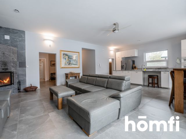 Exceptional Estate with Space for an Equestrian Center - Дім - Продаж - Przysuski, Wieniawa / Koryciska