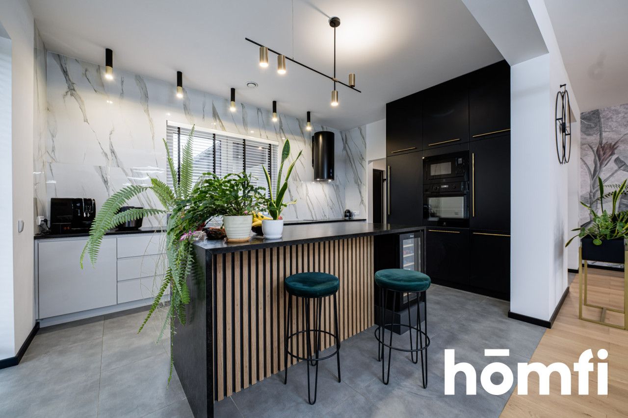 HOUSE WITH ITS OWN WATER 5100M2 OF PRIVATE SPACE - House - Sale - Radom, Długojów Górny