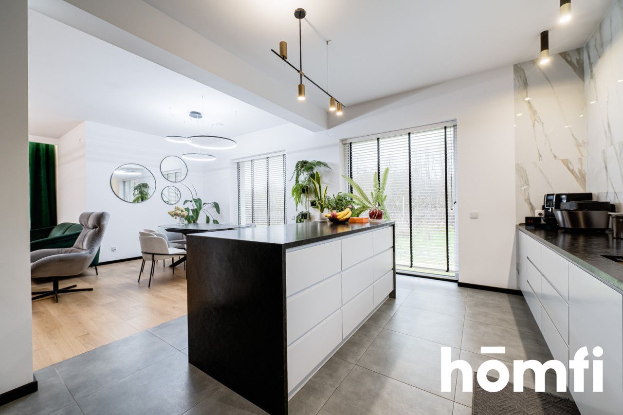 HOUSE WITH ITS OWN WATER 5100M2 OF PRIVATE SPACE - Дім - Продаж - Radom, Długojów Górny