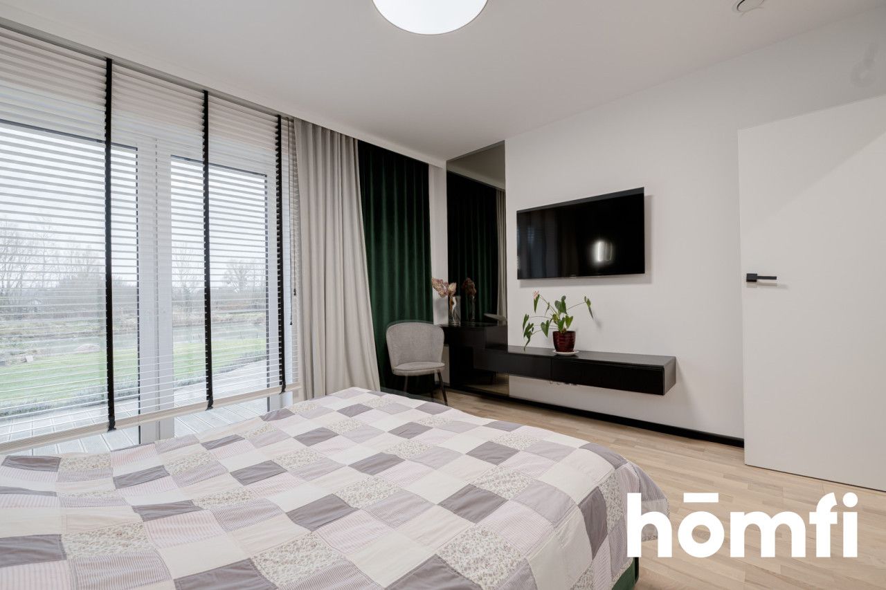 HOUSE WITH ITS OWN WATER 5100M2 OF PRIVATE SPACE - Дім - Продаж - Radom, Długojów Górny