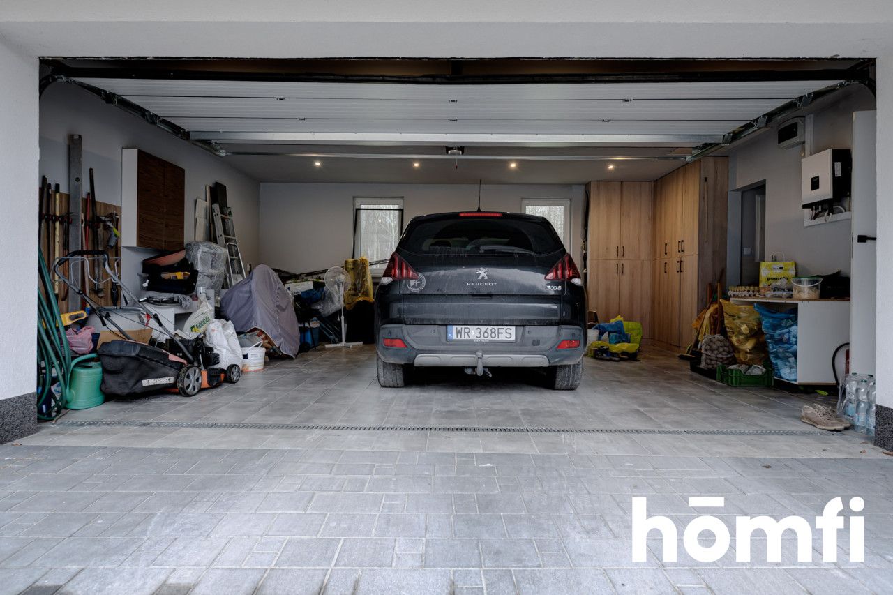 HOUSE WITH ITS OWN WATER 5100M2 OF PRIVATE SPACE - Дім - Продаж - Radom, Długojów Górny