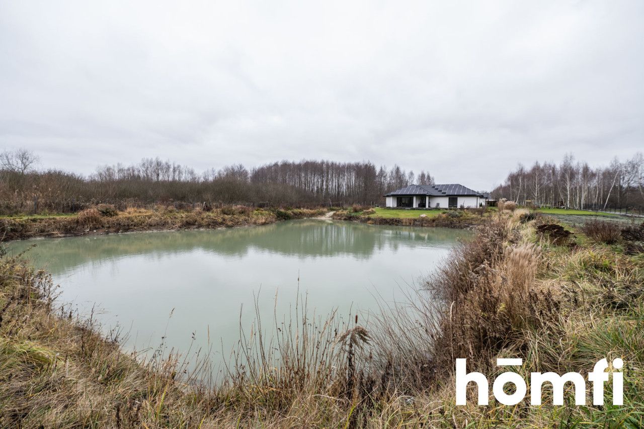 HOUSE WITH ITS OWN WATER 5100M2 OF PRIVATE SPACE - Дім - Продаж - Radom, Długojów Górny