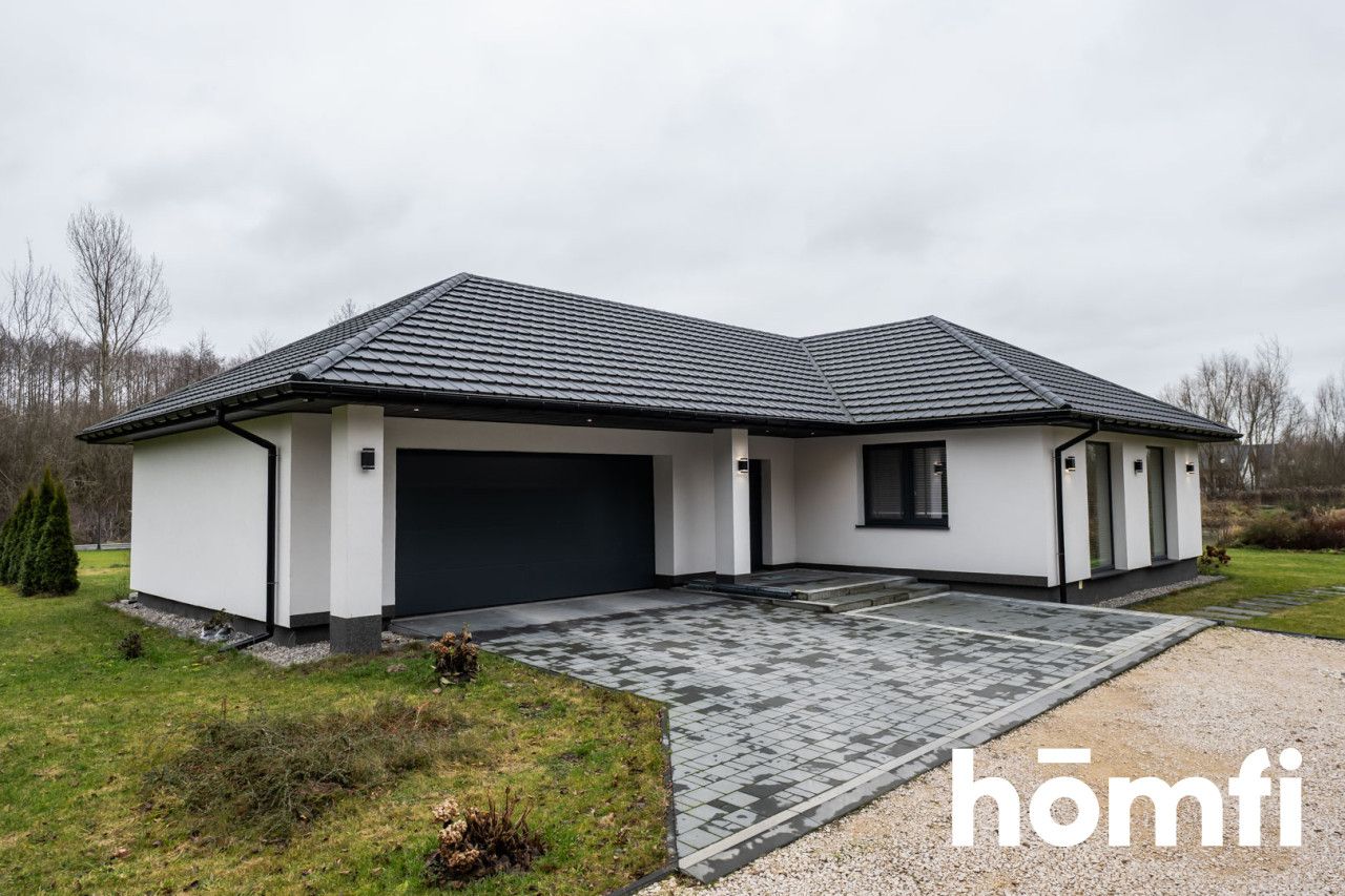 HOUSE WITH ITS OWN WATER 5100M2 OF PRIVATE SPACE - Дім - Продаж - Radom, Długojów Górny