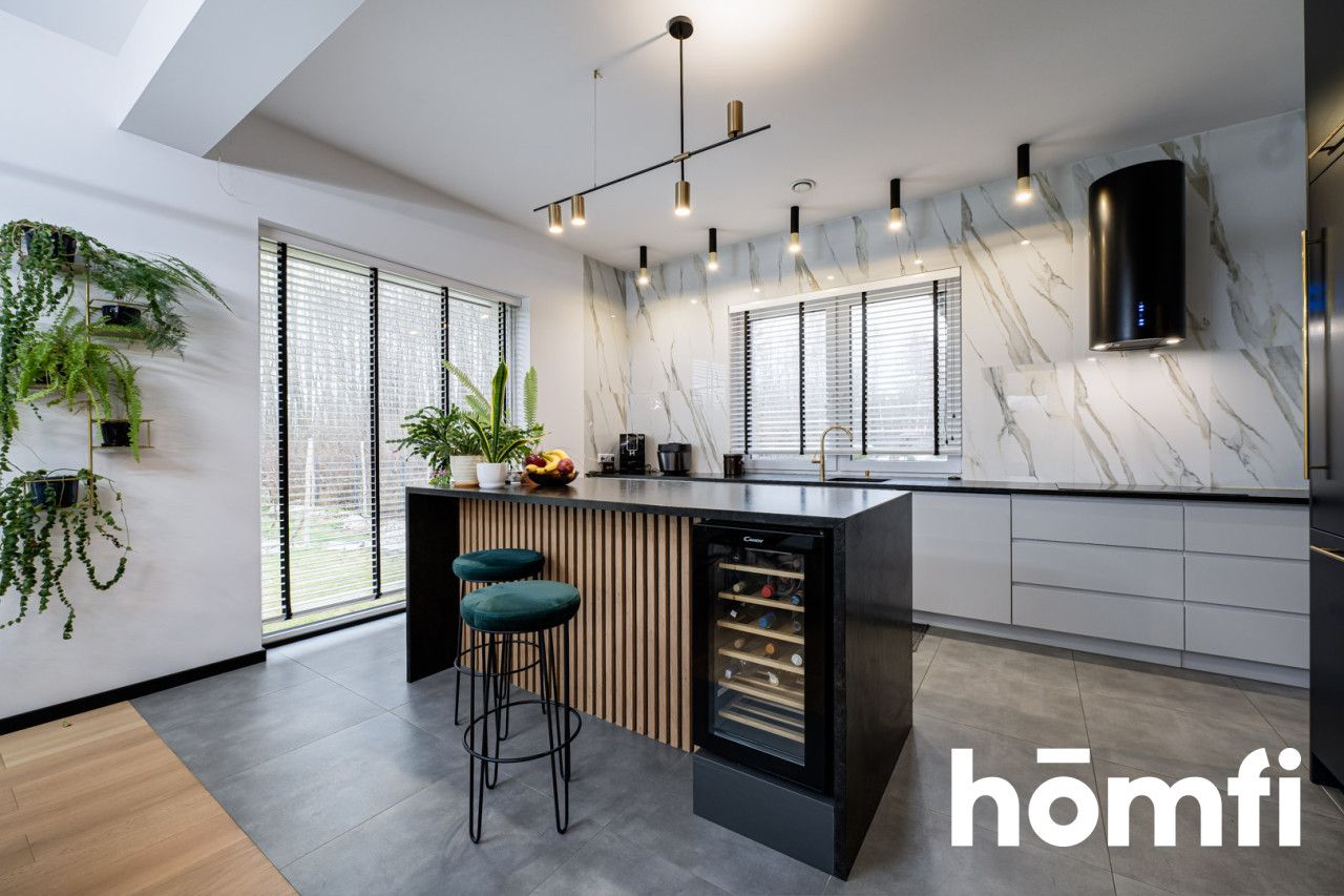 HOUSE WITH ITS OWN WATER 5100M2 OF PRIVATE SPACE - House - Sale - Radom, Długojów Górny