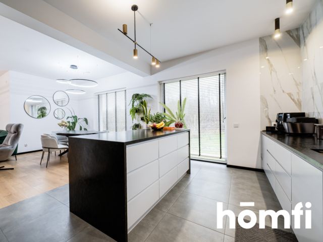 HOUSE WITH ITS OWN WATER 5100M2 OF PRIVATE SPACE - Дім - Продаж - Radom, Długojów Górny