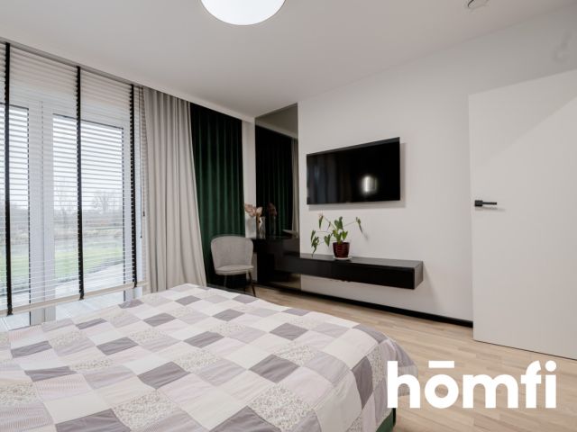 HOUSE WITH ITS OWN WATER 5100M2 OF PRIVATE SPACE - Дім - Продаж - Radom, Długojów Górny