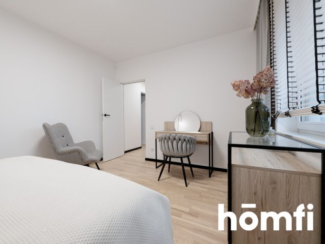 HOUSE WITH ITS OWN WATER 5100M2 OF PRIVATE SPACE - Дім - Продаж - Radom, Długojów Górny