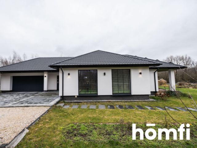 HOUSE WITH ITS OWN WATER 5100M2 OF PRIVATE SPACE - Дім - Продаж - Radom, Długojów Górny