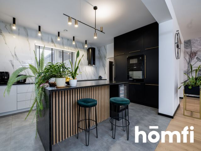 HOUSE WITH ITS OWN WATER 5100M2 OF PRIVATE SPACE - Дім - Продаж - Radom, Długojów Górny