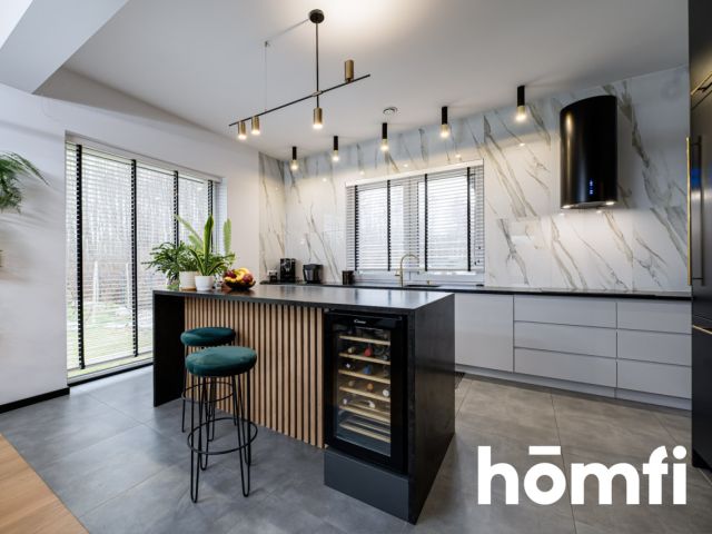 DOM Z WŁASNYM AKWENEM 5100M2 PRYWATNEJ PRZESTRZENI - Dom - Sprzedaż - Radom, Długojów Górny