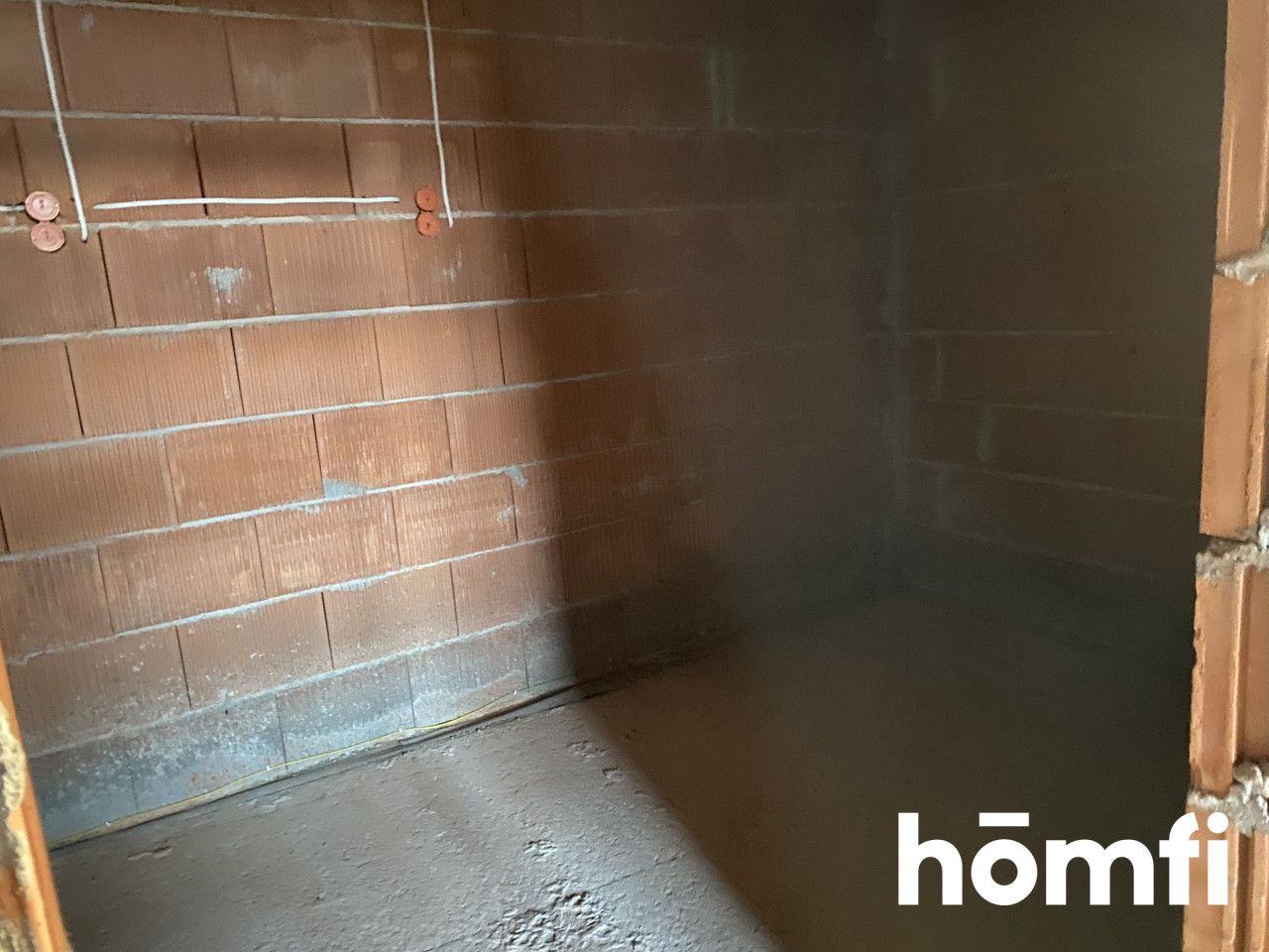 PIĘKNY PRZESTRONNY DOM Z BARDZO DUŻĄ DZIAŁKĄ - Dom - Sprzedaż - Kielecki, Morawica / Chmielowice