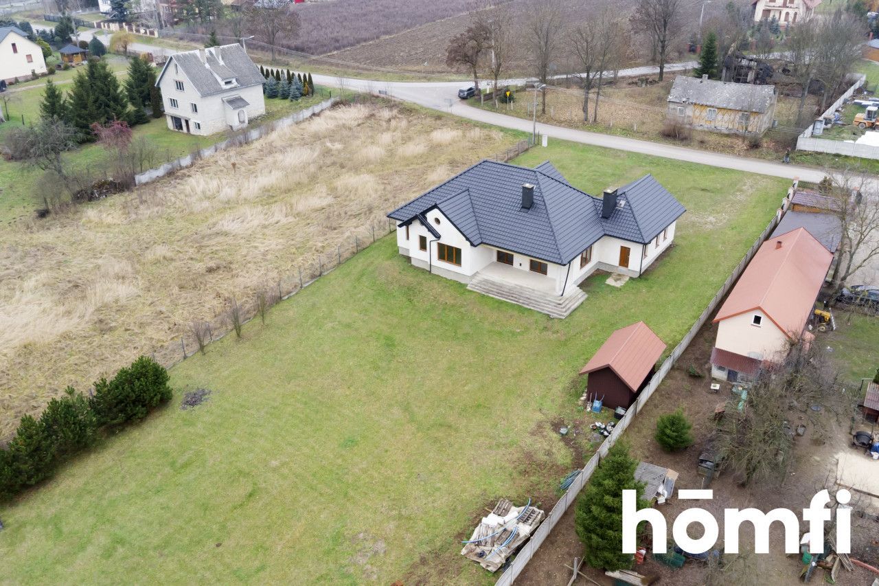 PIĘKNY PRZESTRONNY DOM Z BARDZO DUŻĄ DZIAŁKĄ - Dom - Sprzedaż - Kielecki, Morawica / Chmielowice