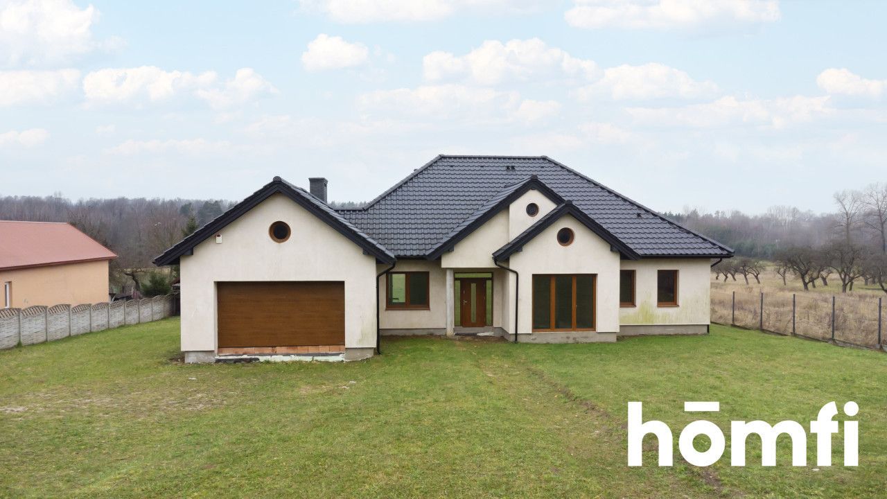 PIĘKNY PRZESTRONNY DOM Z BARDZO DUŻĄ DZIAŁKĄ - Dom - Sprzedaż - Kielecki, Morawica / Chmielowice