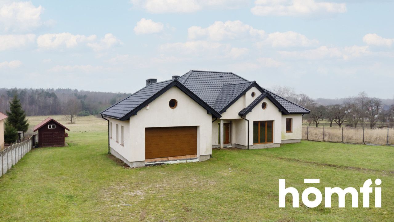 PIĘKNY PRZESTRONNY DOM Z BARDZO DUŻĄ DZIAŁKĄ - Dom - Sprzedaż - Kielecki, Morawica / Chmielowice